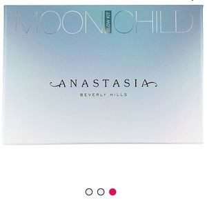Anastasia Beverly Hills moon child glow kit